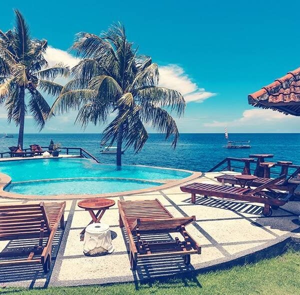 4-Day Gorilla Trekking & Lake Bunyonyi Safari